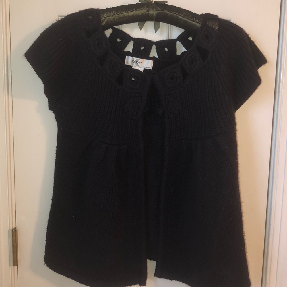 Geometric Neckline Short-sleeve Cardigan